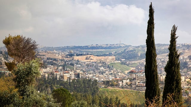 The Mysterious Beauty of Yerushalayim – Rabbi Zvi Aryeh Rosenfeld z”l (Slides)